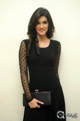 Kriti Sanon at 1 Nenokkadine Audio Release